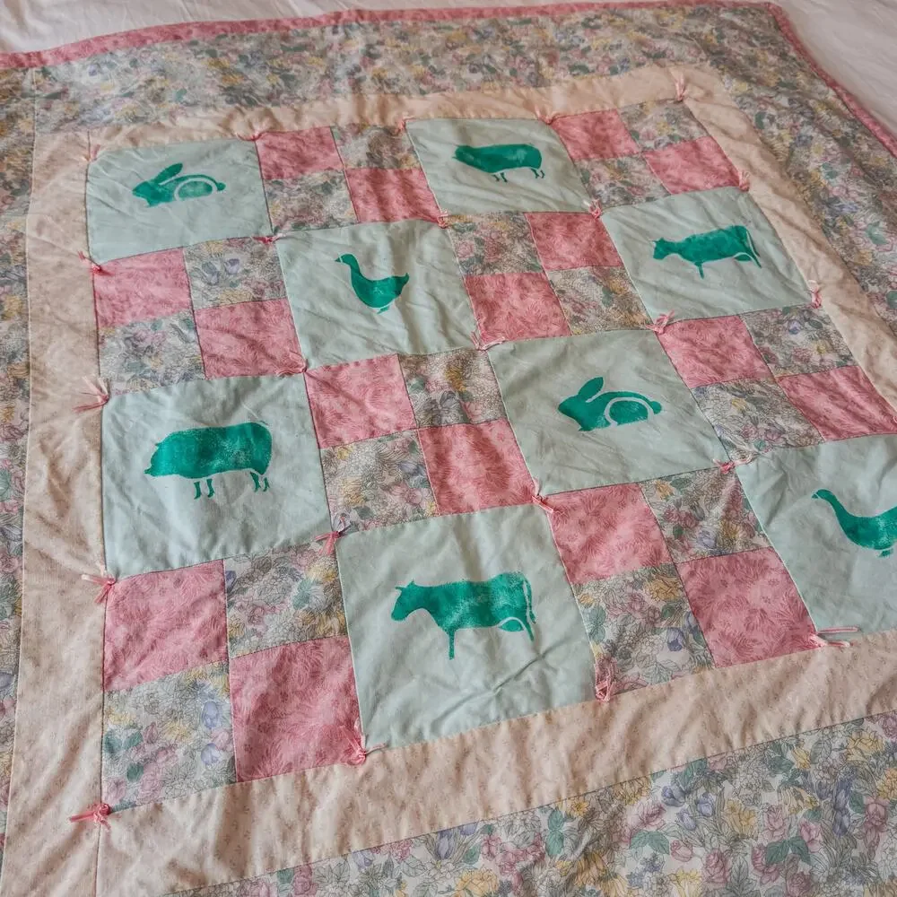 Vintage Handmade Patchwork Pink/Cream Baby Quilt w/ Teal Farm Animal, 40